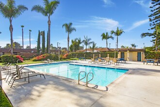 24682 Via San Juan in Aliso Viejo, CA - Foto de edificio - Building Photo