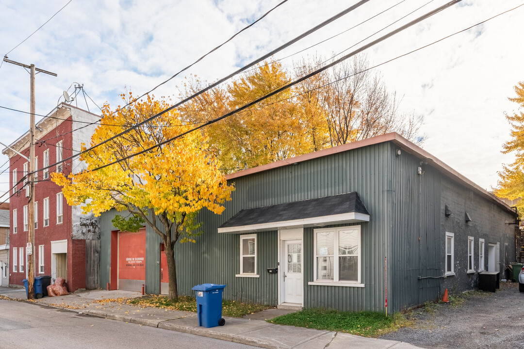 752 J.-E.-Cauchon Rue in Québec, QC - Building Photo