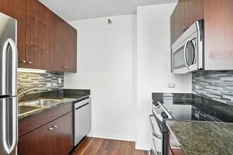 504 N Kingsbury St in Chicago, IL - Foto de edificio - Building Photo