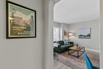 1073 N Downing St in Denver, CO - Foto de edificio - Building Photo