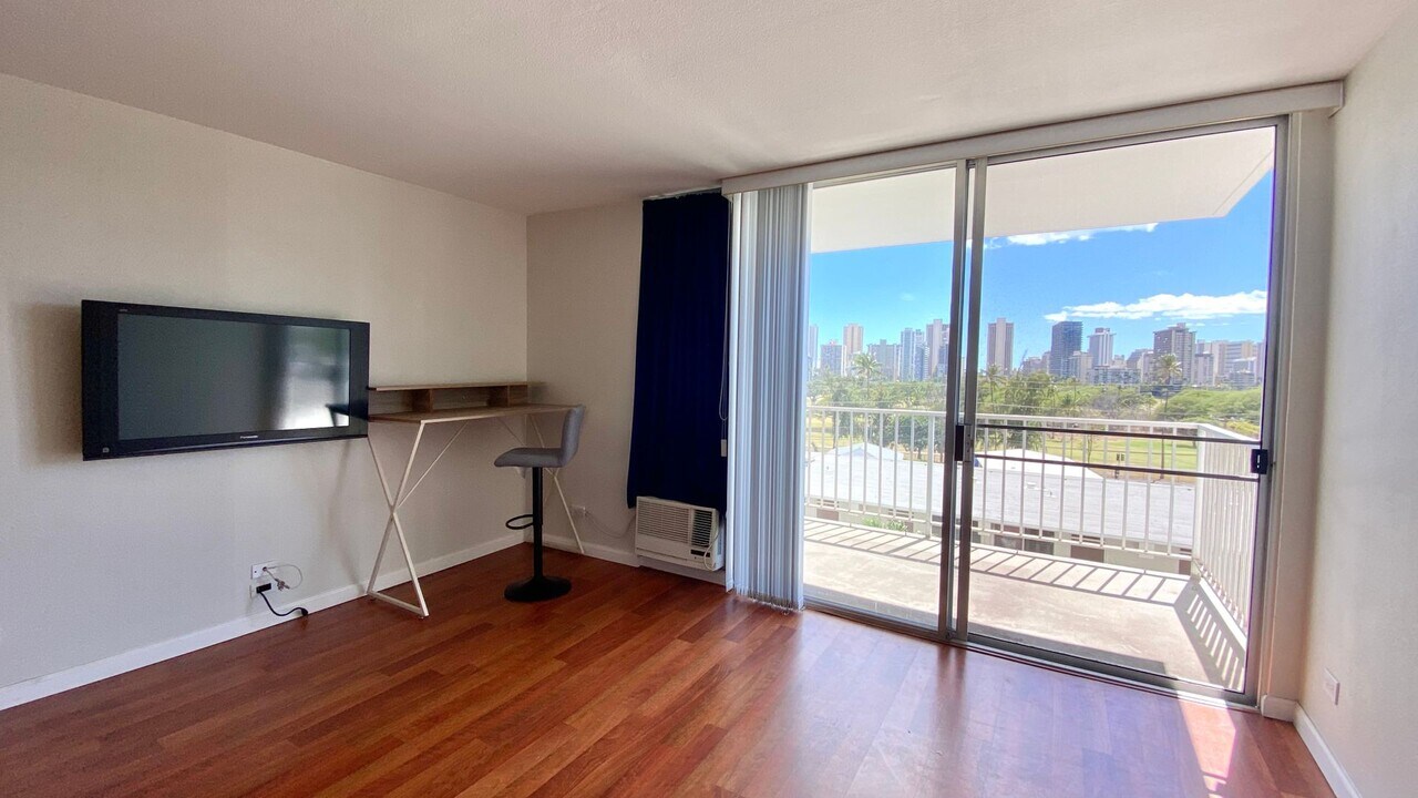 737 Olokele Ave in Honolulu, HI - Building Photo