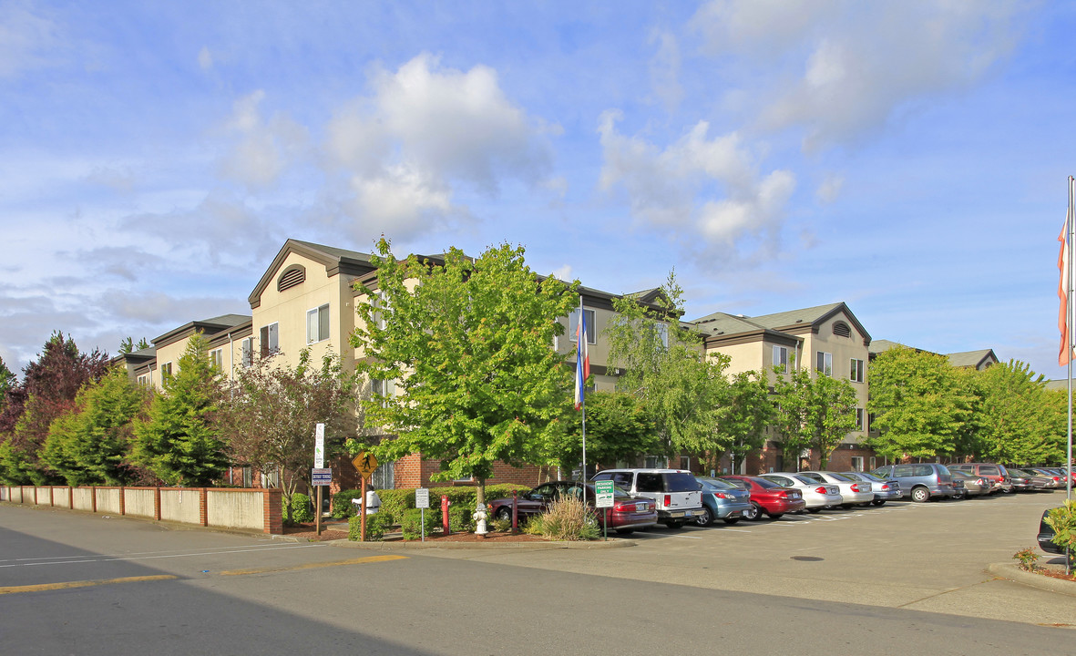 Green River Court Apartments in Kent, WA - Building Photo