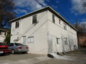 2212 26th St in Sacramento, CA - Foto de edificio - Building Photo