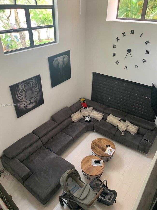 3400 Emerald Oaks Dr in Hollywood, FL - Building Photo - Building Photo