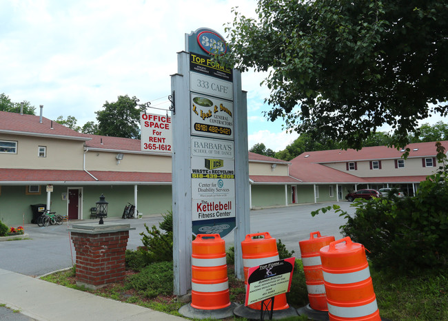 333 Delaware Ave in Delmar, NY - Building Photo - Building Photo