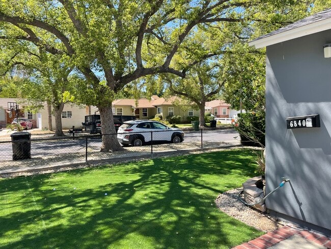 6840 Bertrand Ave in Los Angeles, CA - Building Photo - Building Photo