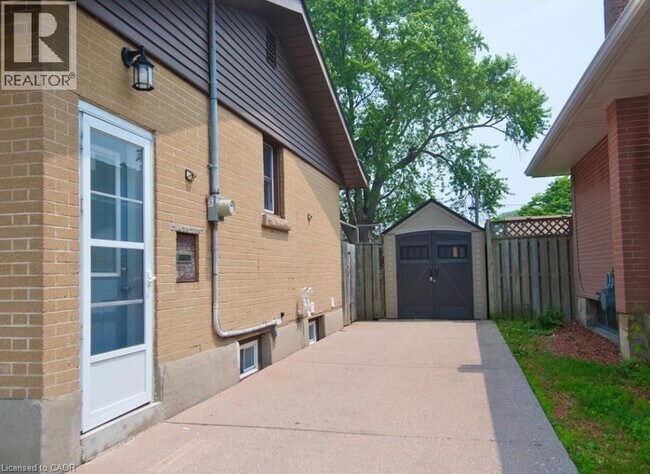 651 Upper Ottawa St in Hamilton, ON - Building Photo - Building Photo