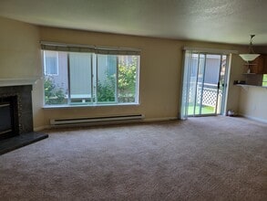 1002 SW 150th St in Burien, WA - Building Photo - Building Photo