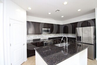 730 N Robins Way in Chandler, AZ - Building Photo - Building Photo