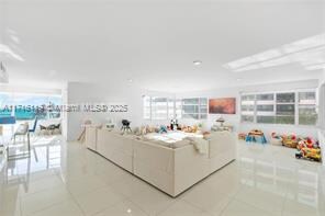 5255 Collins Ave, Unit # 3D in Miami Beach, FL - Building Photo - Building Photo