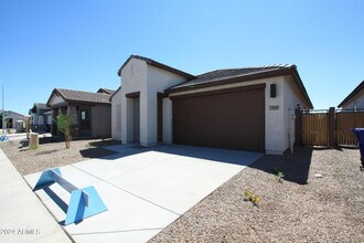 7818 N 79th Ave in Glendale, AZ - Building Photo - Building Photo