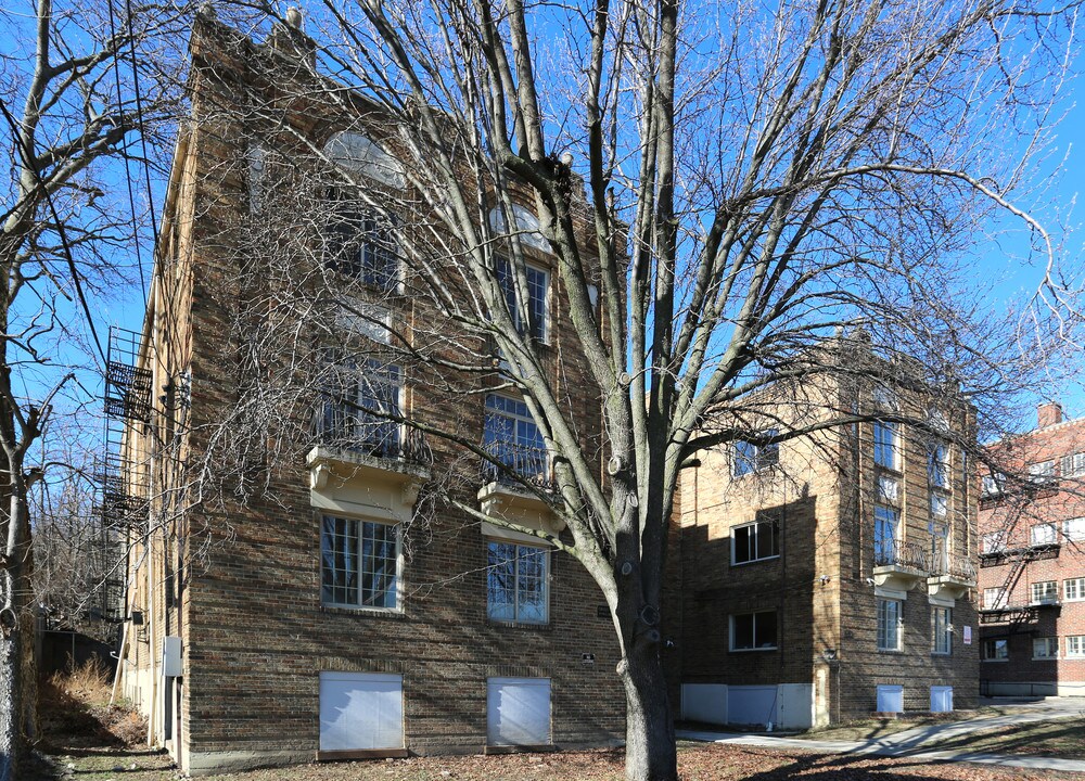 Cross Park Apartments in Cincinnati, OH - Foto de edificio