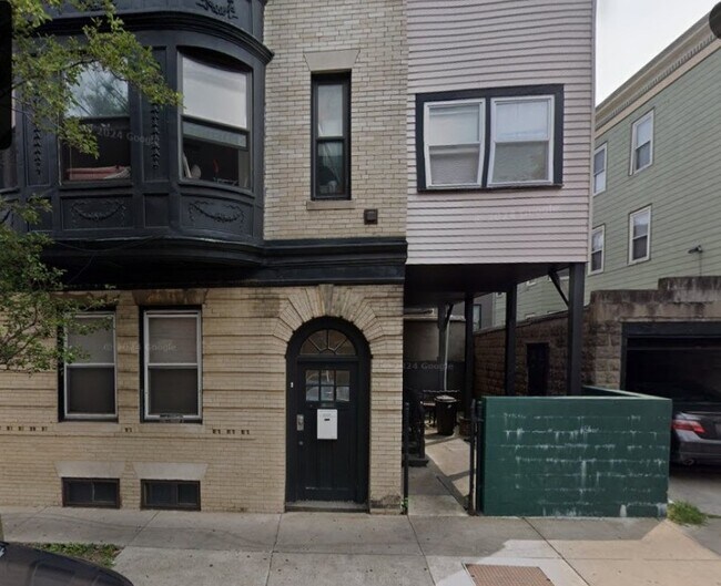 2 Carmel St, Unit 1