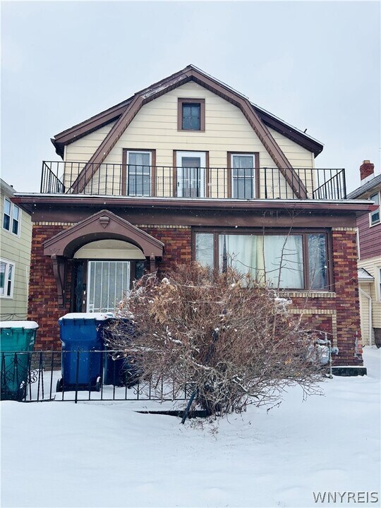 297 Davidson Ave in Buffalo, NY - Building Photo