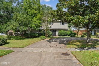 1502 Suburbia Dr in Shreveport, LA - Building Photo - Building Photo