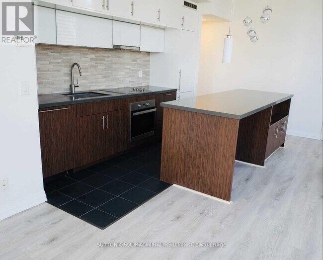 8 Mercer St in Toronto, ON - Building Photo - Building Photo