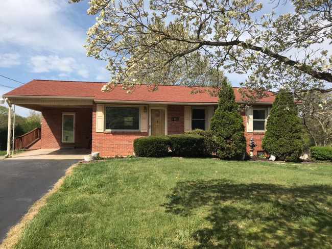 1315 Ballard Rd in Johnson City, TN - Building Photo - Building Photo