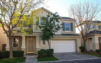 772 W Barcelona Ln in Clovis, CA - Building Photo