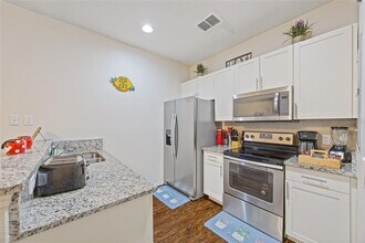 8945 Shine Dr in Kissimmee, FL - Building Photo - Building Photo