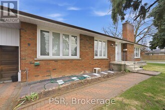 27 Kigsview Blvd in Toronto, ON - Building Photo - Building Photo