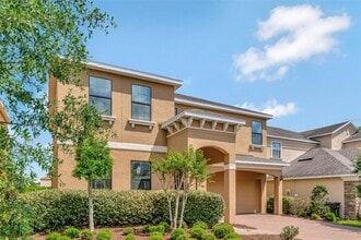 2311 Victoria Dr in Davenport, FL - Building Photo - Building Photo