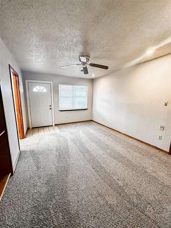 6910 SW Forest Ave in Lawton, OK - Building Photo - Building Photo