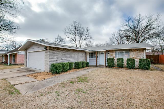 811 Brentwood Ln in Richardson, TX - Building Photo