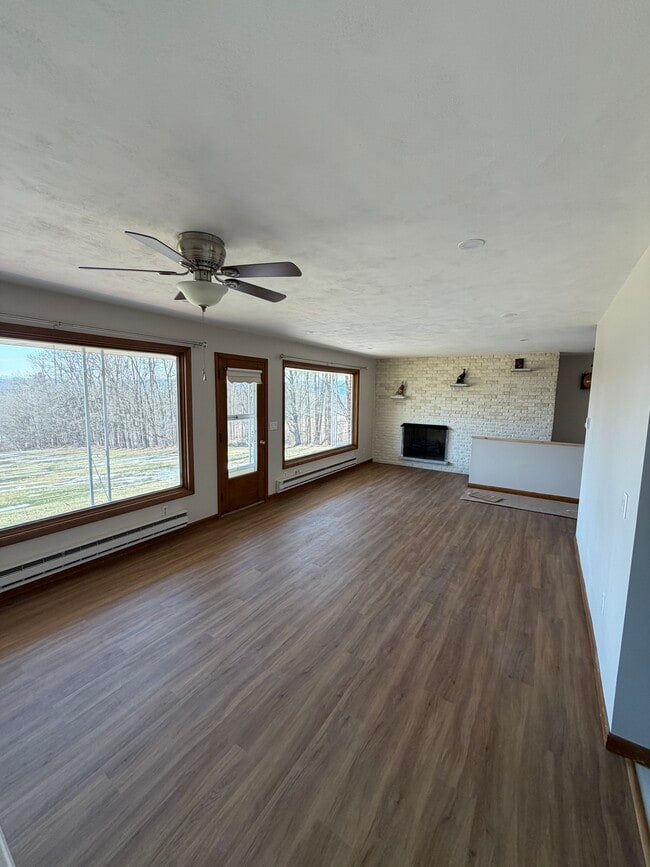 23 Lynn Dr in Owego, NY - Building Photo - Building Photo