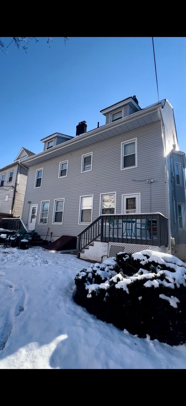 77 2nd St in South Orange, NJ - Building Photo - Building Photo