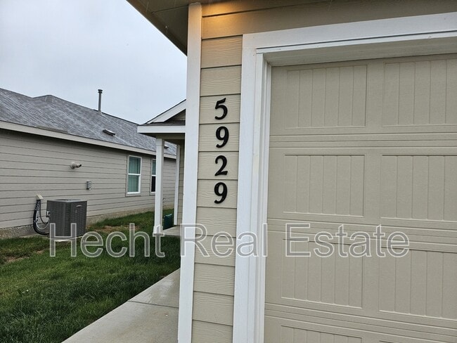 5929 San Geronimo in Seguin, TX - Building Photo - Building Photo