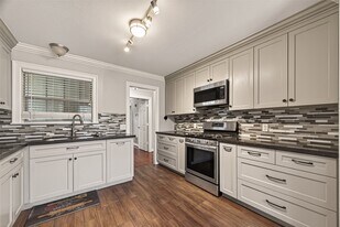 7702 Rockhill St in Houston, TX - Building Photo