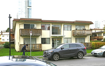 6645 Dow Ave in Burnaby, BC - Building Photo - Building Photo