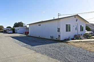 112 Atkinson Ln in Watsonville, CA - Building Photo - Building Photo