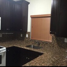 41 W 14th St-Unit -0 in Hialeah, FL - Building Photo - Building Photo