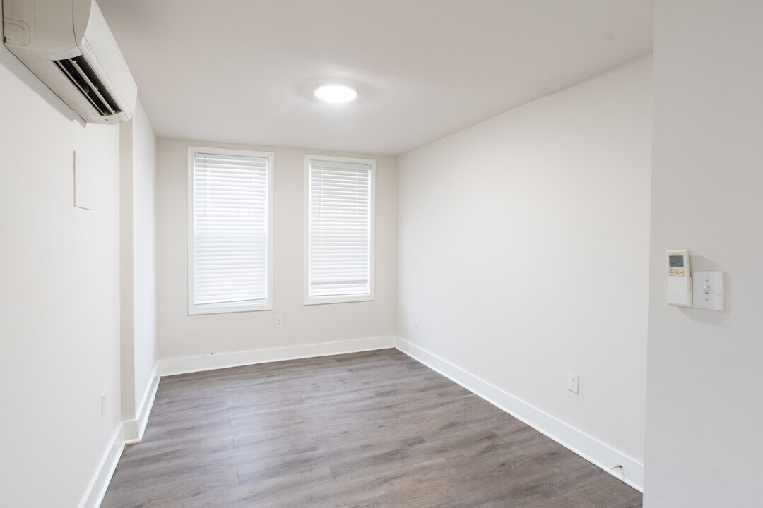 4465 N Gratz St Photo