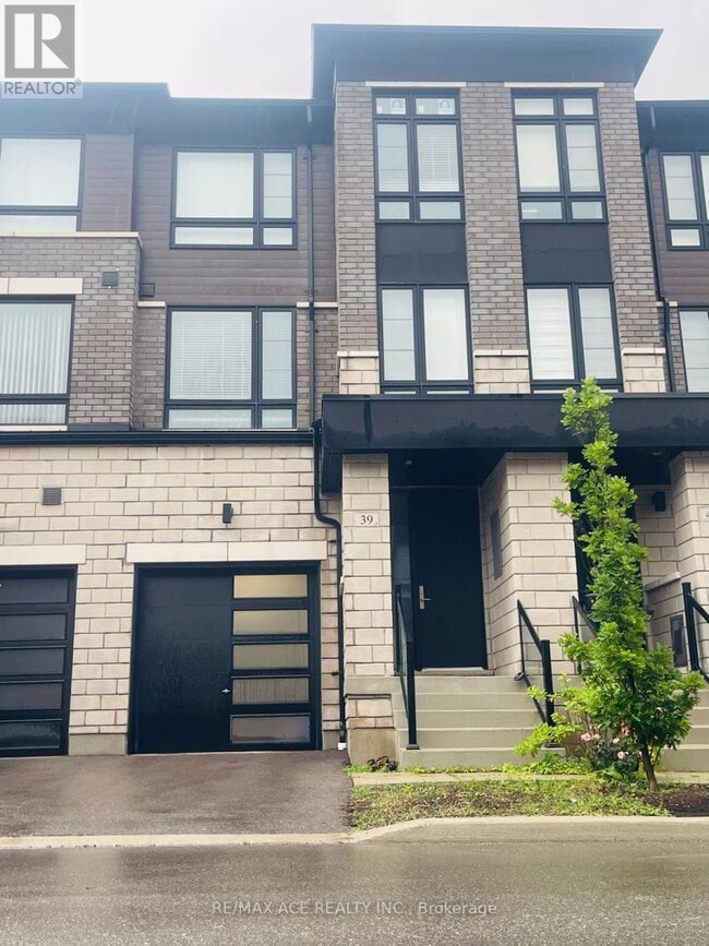 property at 39 Wilshire Dr