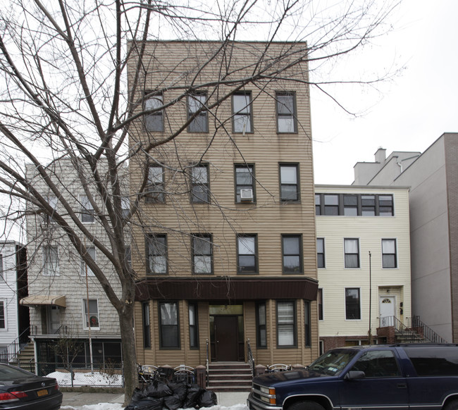72 Green St in Brooklyn, NY - Foto de edificio - Building Photo
