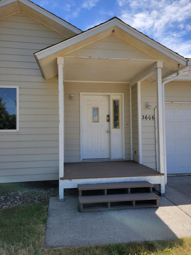 property at 3606 Golden Valley Dr