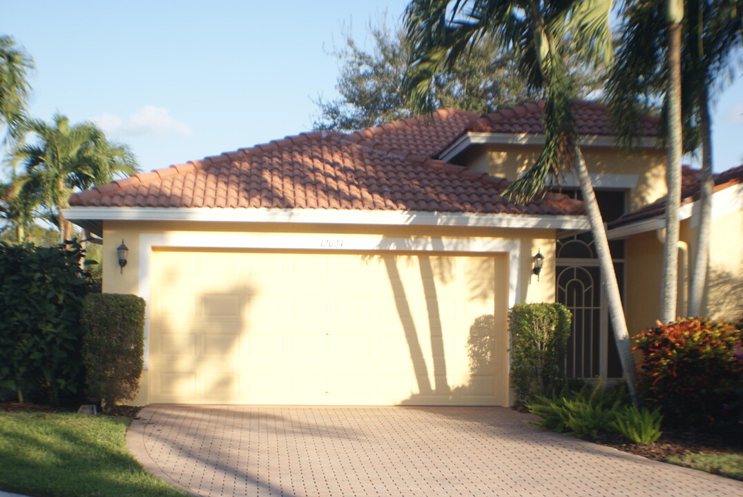 12024 Roma Rd in Boynton Beach, FL - Building Photo