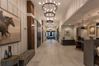 Retreat at Ironhorse in Franklin, TN - Foto de edificio - Interior Photo