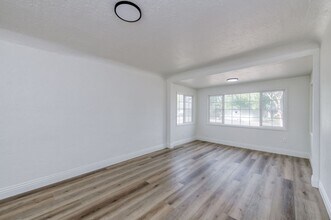 5588 E National Ave in Fresno, CA - Building Photo - Building Photo