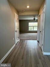 104 Rappahannock Run in Falling Waters, WV - Building Photo - Building Photo