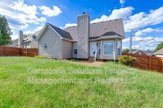 3011 Baker Way in Spring Hill, TN - Foto de edificio - Building Photo