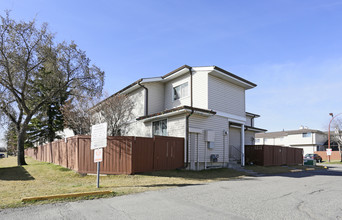 1155 Falconridge Dr NE in Calgary, AB - Building Photo - Building Photo