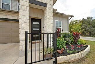 911 Bright Gemstone Wy in Austin, TX - Building Photo - Building Photo