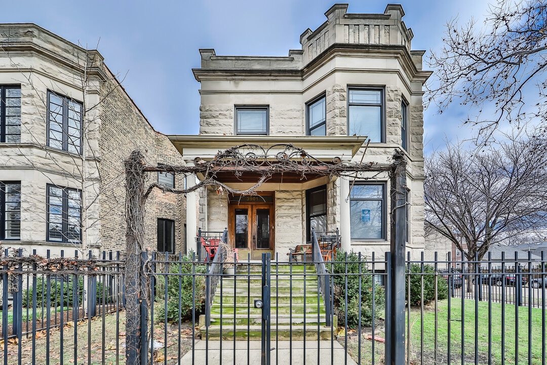 3901 N Hamilton Ave in Chicago, IL - Building Photo