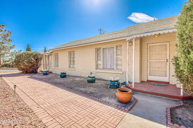 3301 Piedmont Dr in El Paso, TX - Building Photo - Building Photo