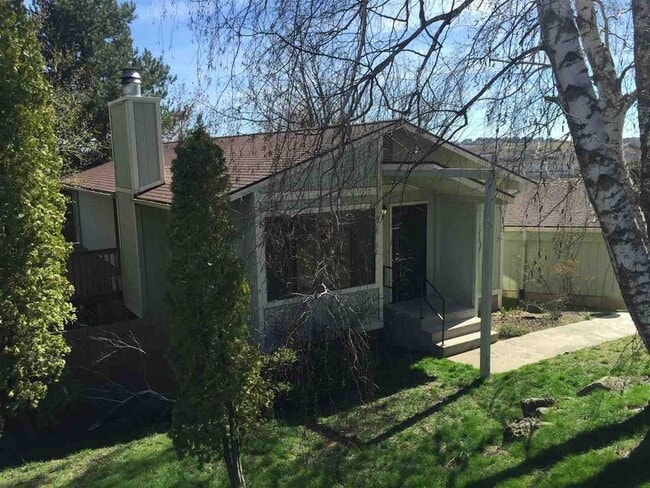 property at 221-223-223 NW Sunrise Dr