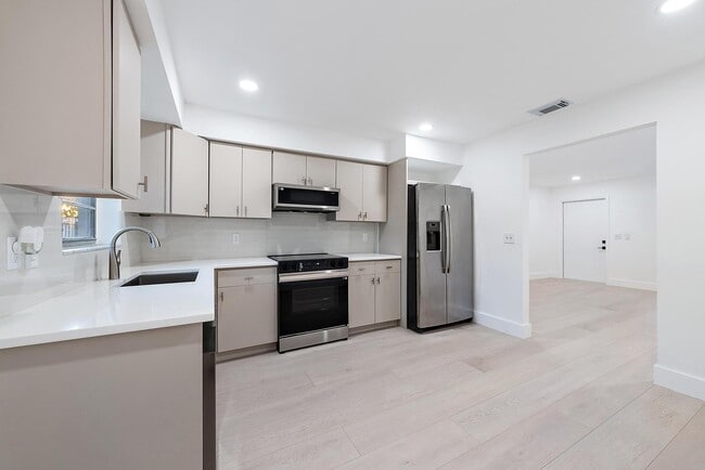 property at 1928 Service Rd