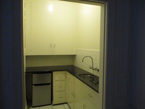 7283 Franklin Ave in Los Angeles, CA - Building Photo - Building Photo